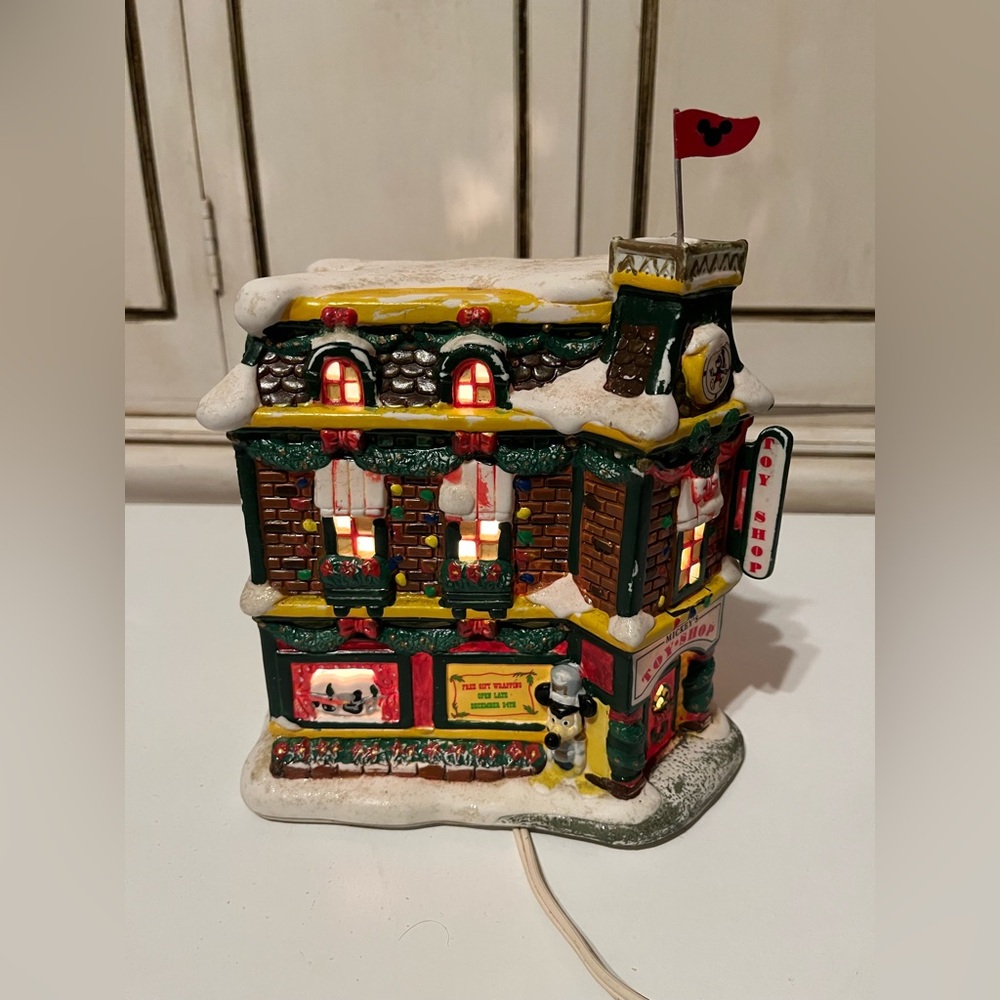 VTG Disney Mickey Christmas Village MAIN STREET TOY SHOP Ceramic Lights Up Decor
